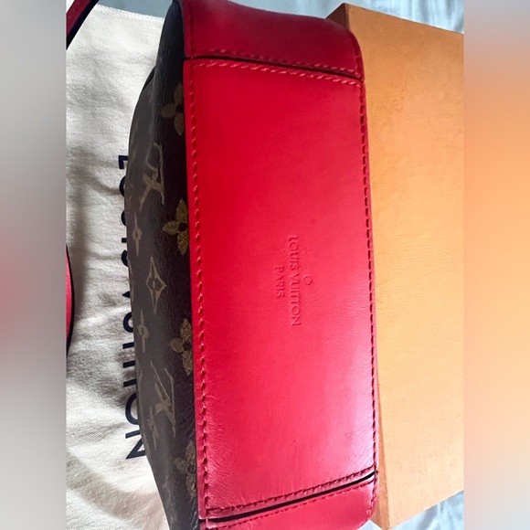 Louis Vuitton Monogram Saintonge Red - Picture 2 of 6